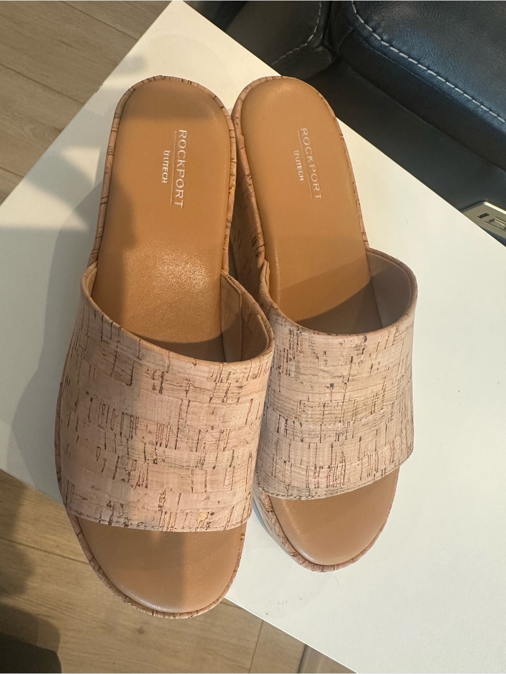 EUC-ROCKPORT- CORK WEDGE Sandals - Tan 7.5 WIDE - Picture 4 of 9
